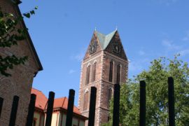 3 Fürstenhof und Kirchturm St. Marien